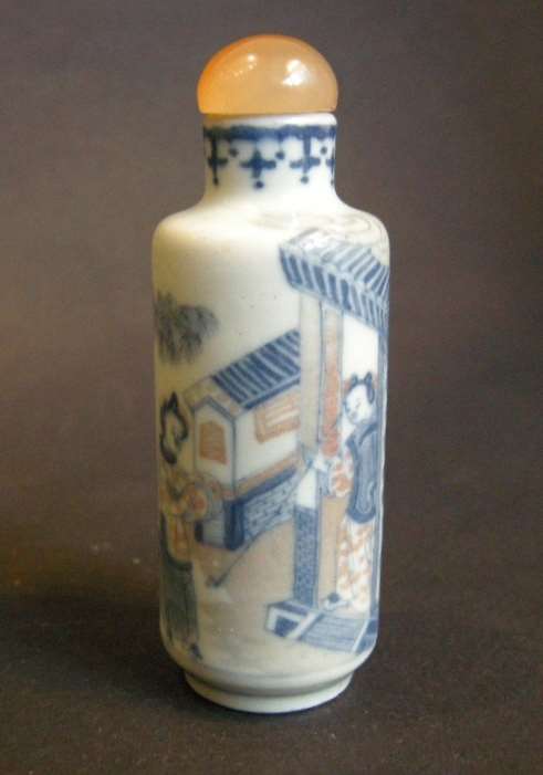 snuff bottle porcelain enamelled in copper red and underglaze blue decorated with figures horse in a landscape - 19° century 